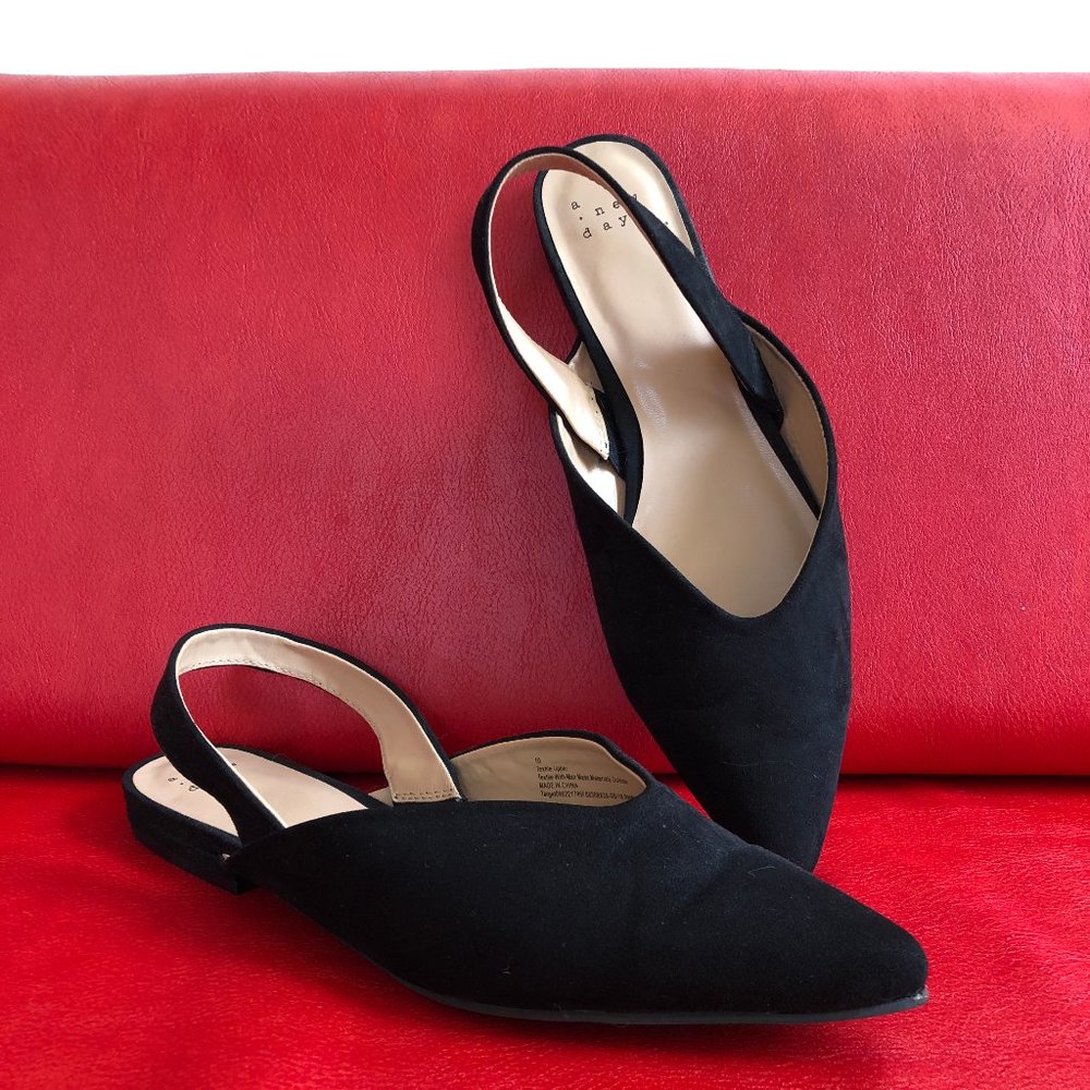 NWOT Black slingback flats
